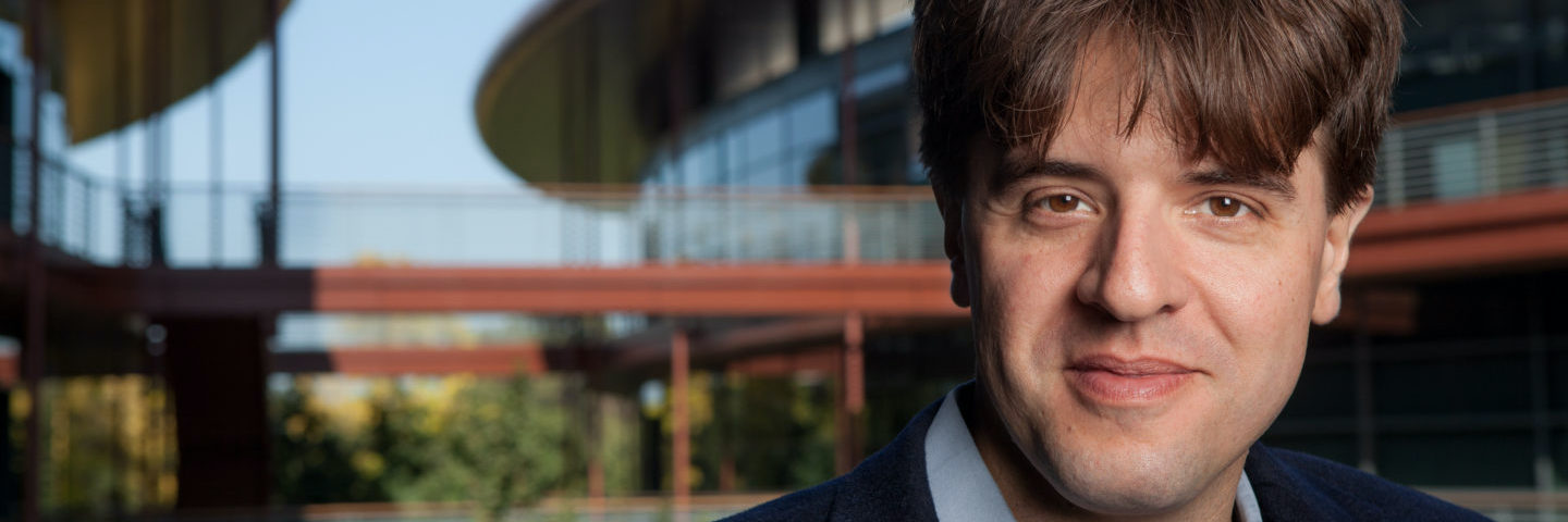 portrait picture of Karl Deisseroth