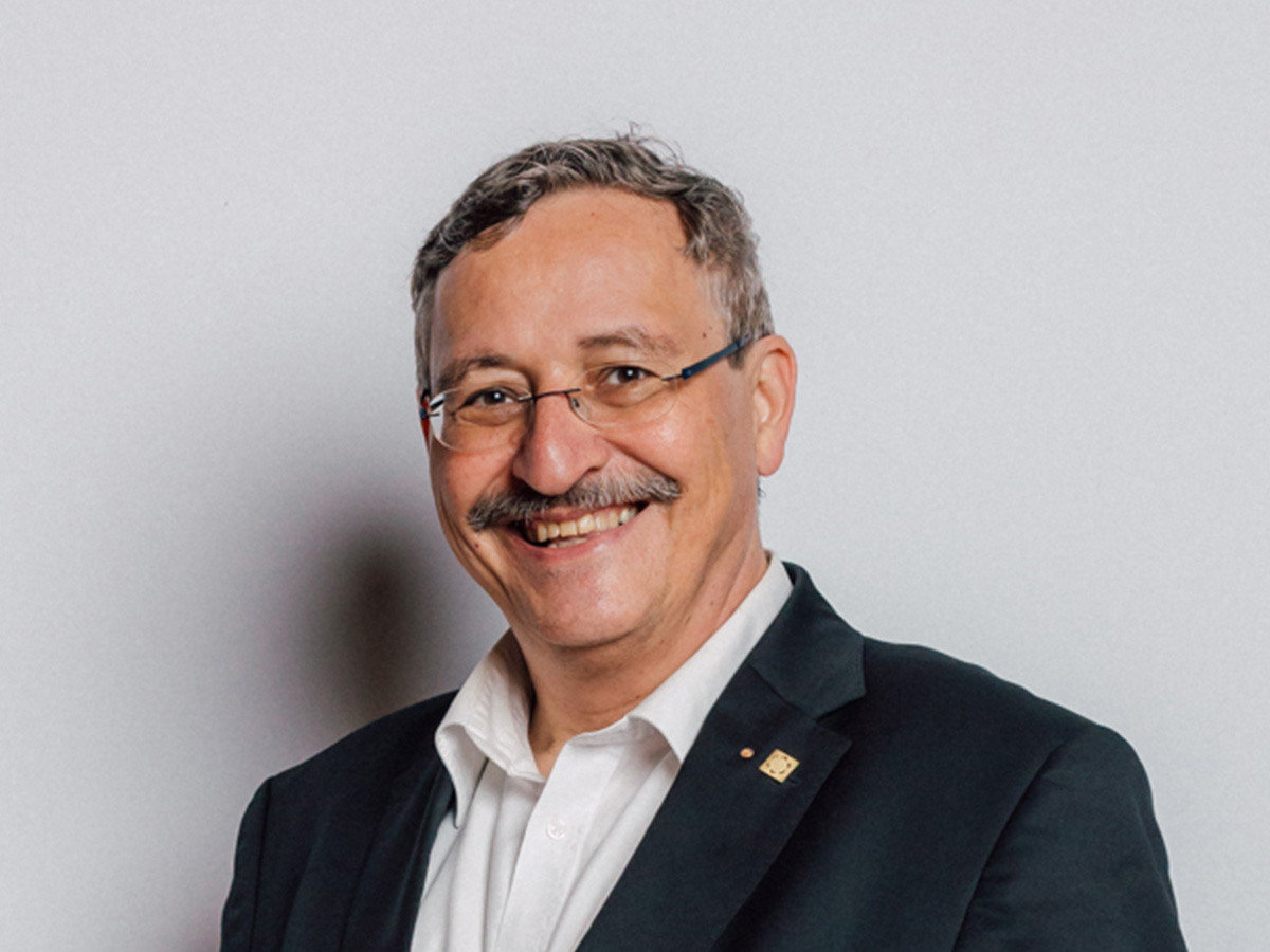 Portrait Image of Michael Hengartner