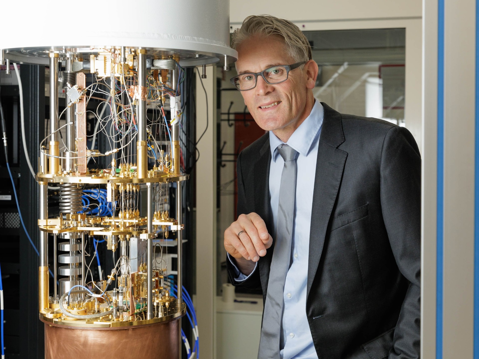 photo of Tobias Kippenberg