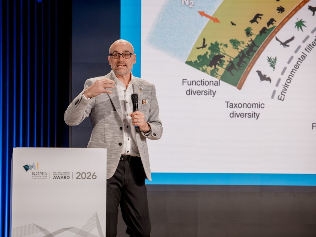 Andrew Gonzalez presenting at the 2026 NOMIS Insight lectures in Zurich, Switzerland